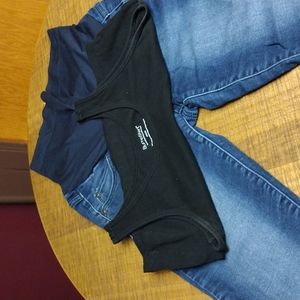 SZ 8 MEDIUM BRUSHED DENIM MATERNITY JEGGING JEAN AND MEDIUM BLACK MATERNITY TANK
